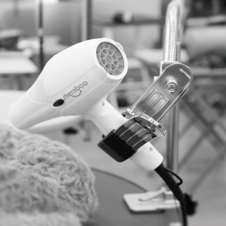 Houder voor handdroger voor handsfree groomen op trimtafel